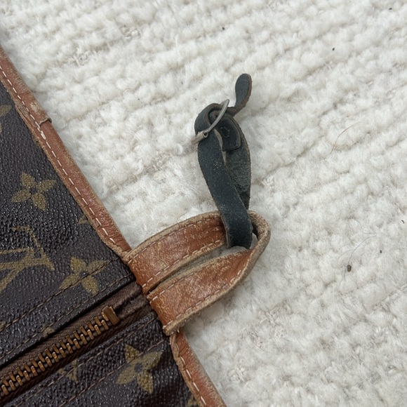 Louis Vuitton Garment Bag - Picture 11 of 13